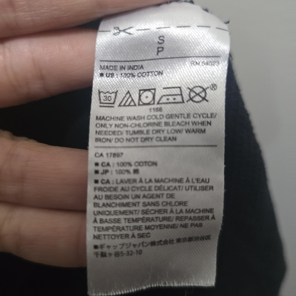 Banana Republic Men's Textured Knit Long Sleeve Button-Down - Picture 5 of 10